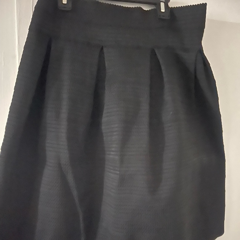 Women’s black puffy skirt